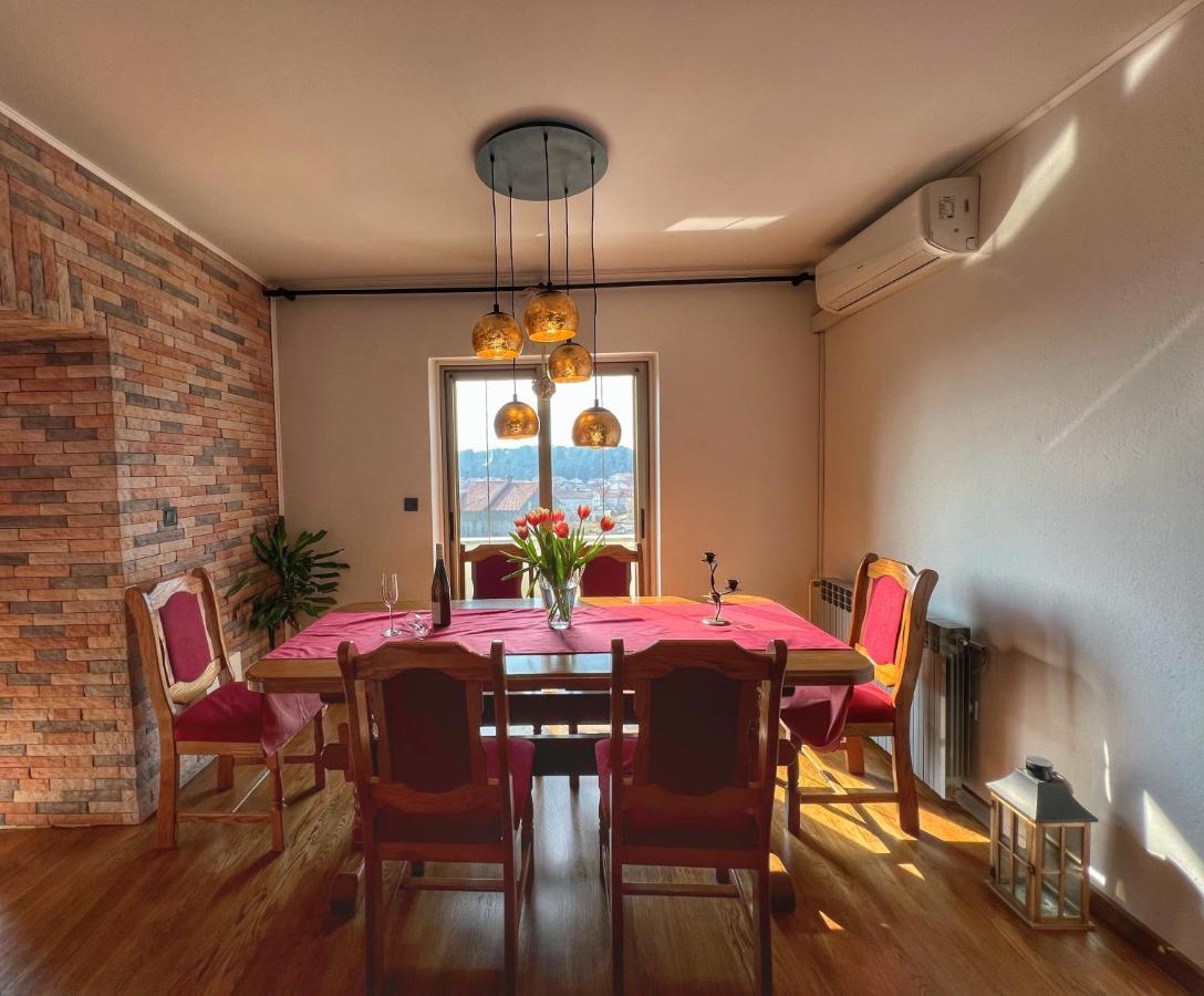 Apartmani Mia Palit エクステリア 写真