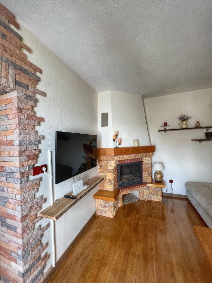 Apartmani Mia Palit エクステリア 写真