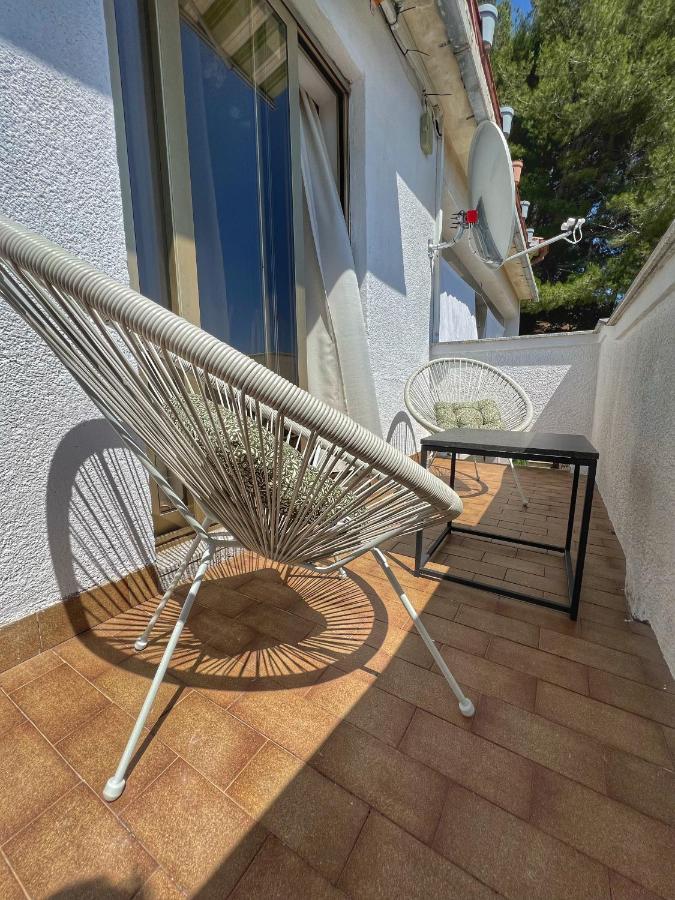 Apartmani Mia Palit エクステリア 写真