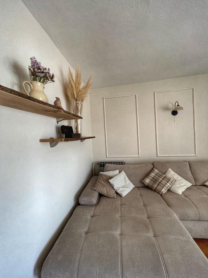 Apartmani Mia Palit エクステリア 写真