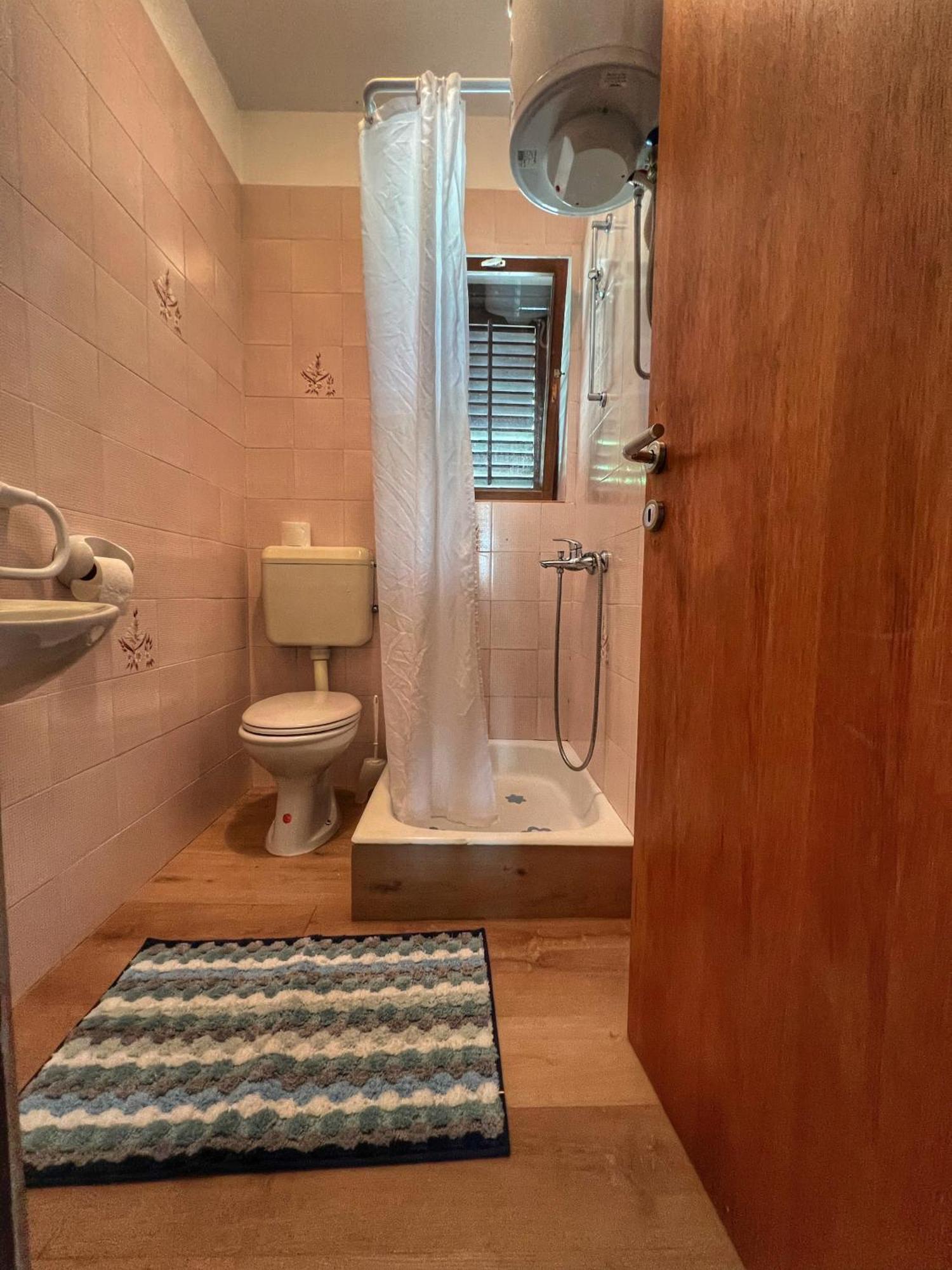 Apartmani Mia Palit エクステリア 写真