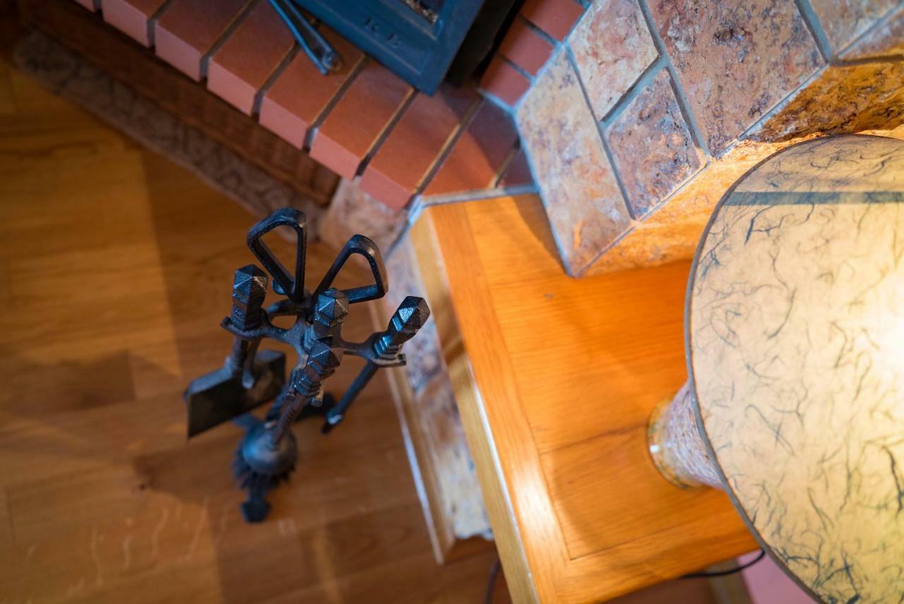 Apartmani Mia Palit エクステリア 写真