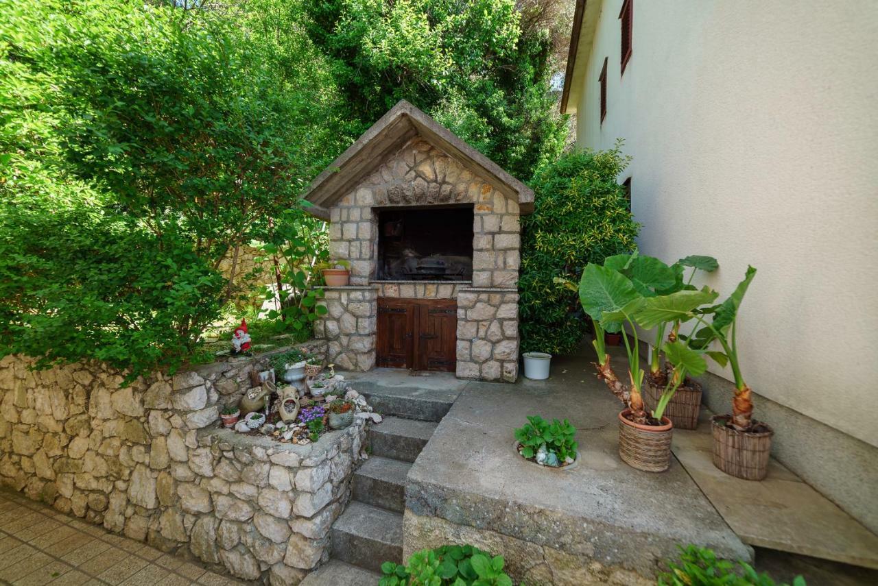 Apartmani Mia Palit エクステリア 写真